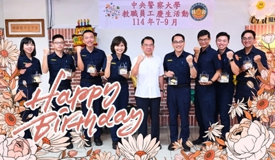 校長與壽星同仁合照