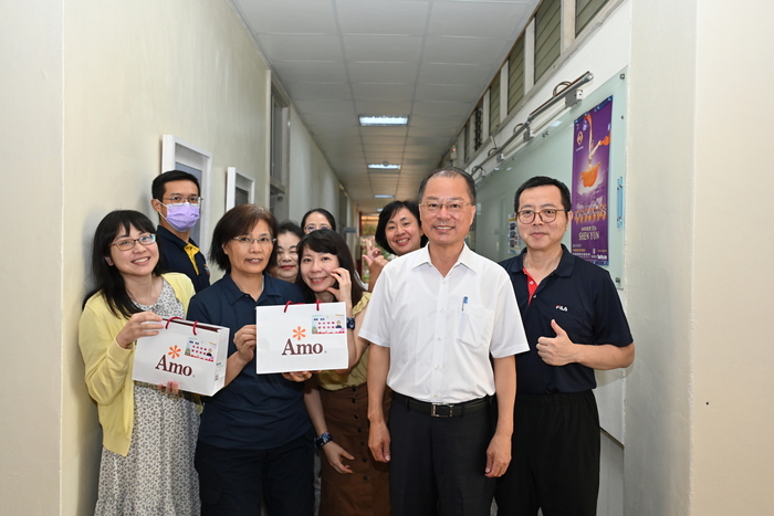 校長發送教務處壽星生日禮品